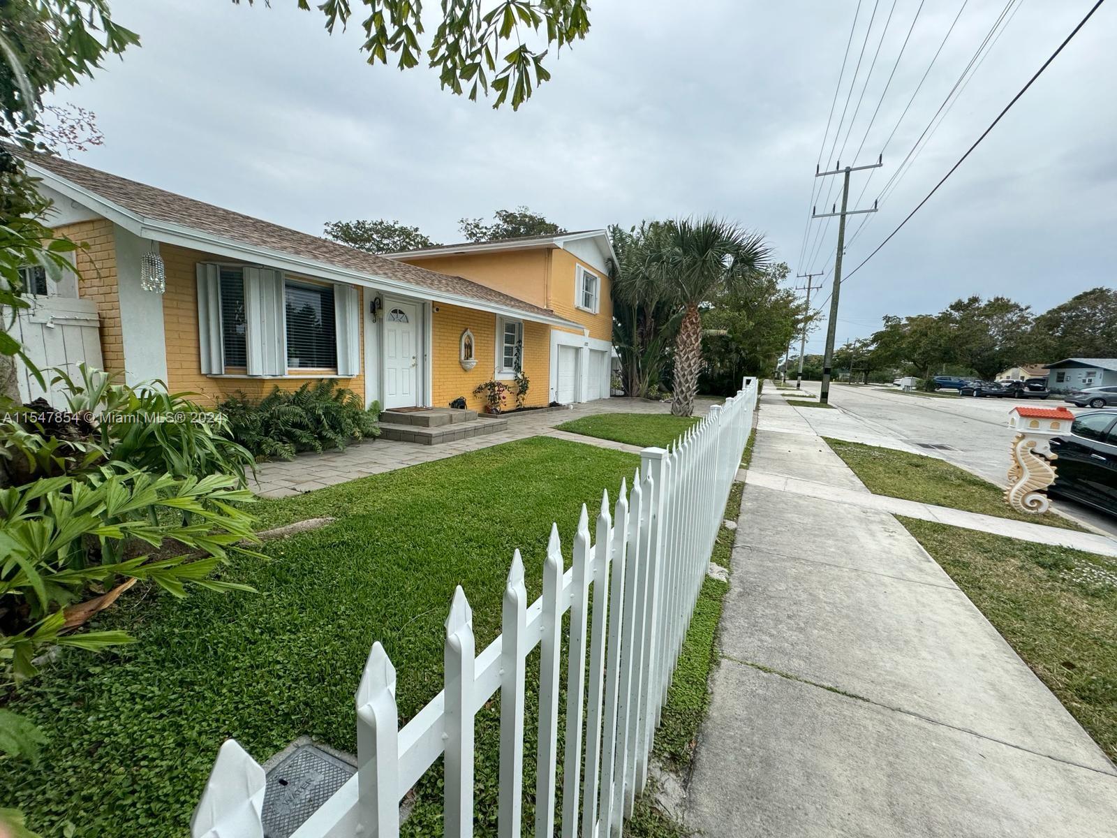 1123 18th Ave N, Lake Worth, FL, 33460 United States, 4 Bedrooms Bedrooms, ,2 BathroomsBathrooms,Residential,For Sale,18th Ave N,A11547854