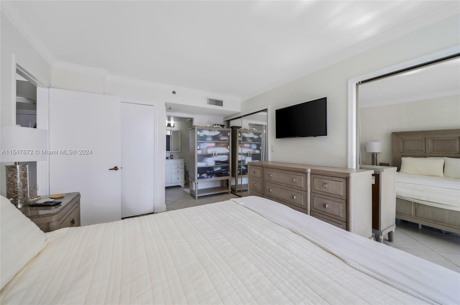 540 E Brickell Key Dr 1401, Miami, Florida 33131, 1 Bedroom Bedrooms, ,1 BathroomBathrooms,Residentiallease,For Rent,540 E Brickell Key Dr 1401,A11547872