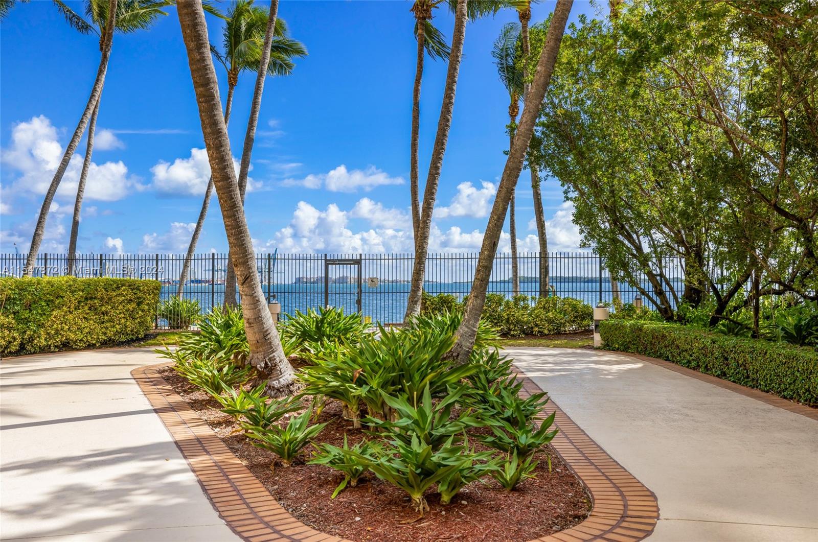 540 E Brickell Key Dr 1401, Miami, Florida 33131, 1 Bedroom Bedrooms, ,1 BathroomBathrooms,Residentiallease,For Rent,540 E Brickell Key Dr 1401,A11547872