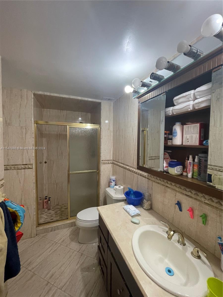 5055 Collins Ave 2K, Miami Beach, Florida 33140, 2 Bedrooms Bedrooms, ,2 BathroomsBathrooms,Residentiallease,For Rent,5055 Collins Ave 2K,A11547880