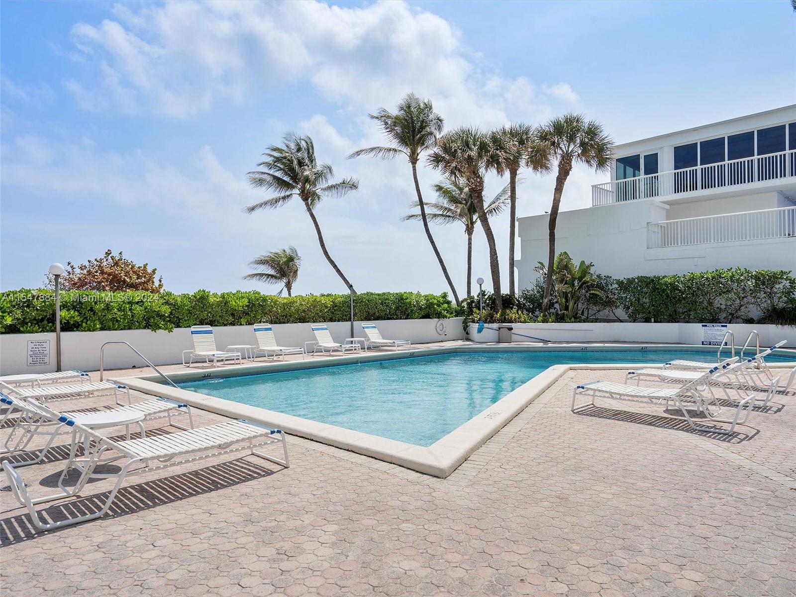 5415 Collins Ave 403, Miami Beach, Florida 33140, 3 Bedrooms Bedrooms, ,3 BathroomsBathrooms,Residential,For Sale,5415 Collins Ave 403,A11547884