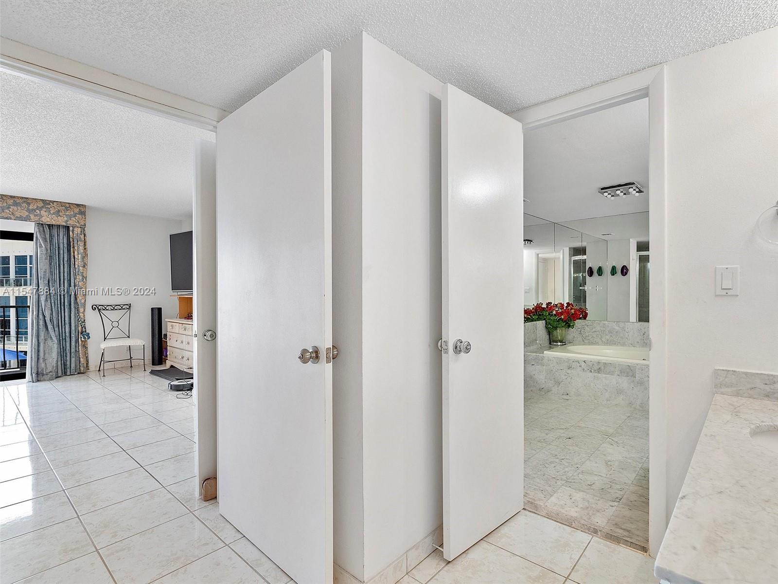 5415 Collins Ave 403, Miami Beach, Florida 33140, 3 Bedrooms Bedrooms, ,3 BathroomsBathrooms,Residential,For Sale,5415 Collins Ave 403,A11547884