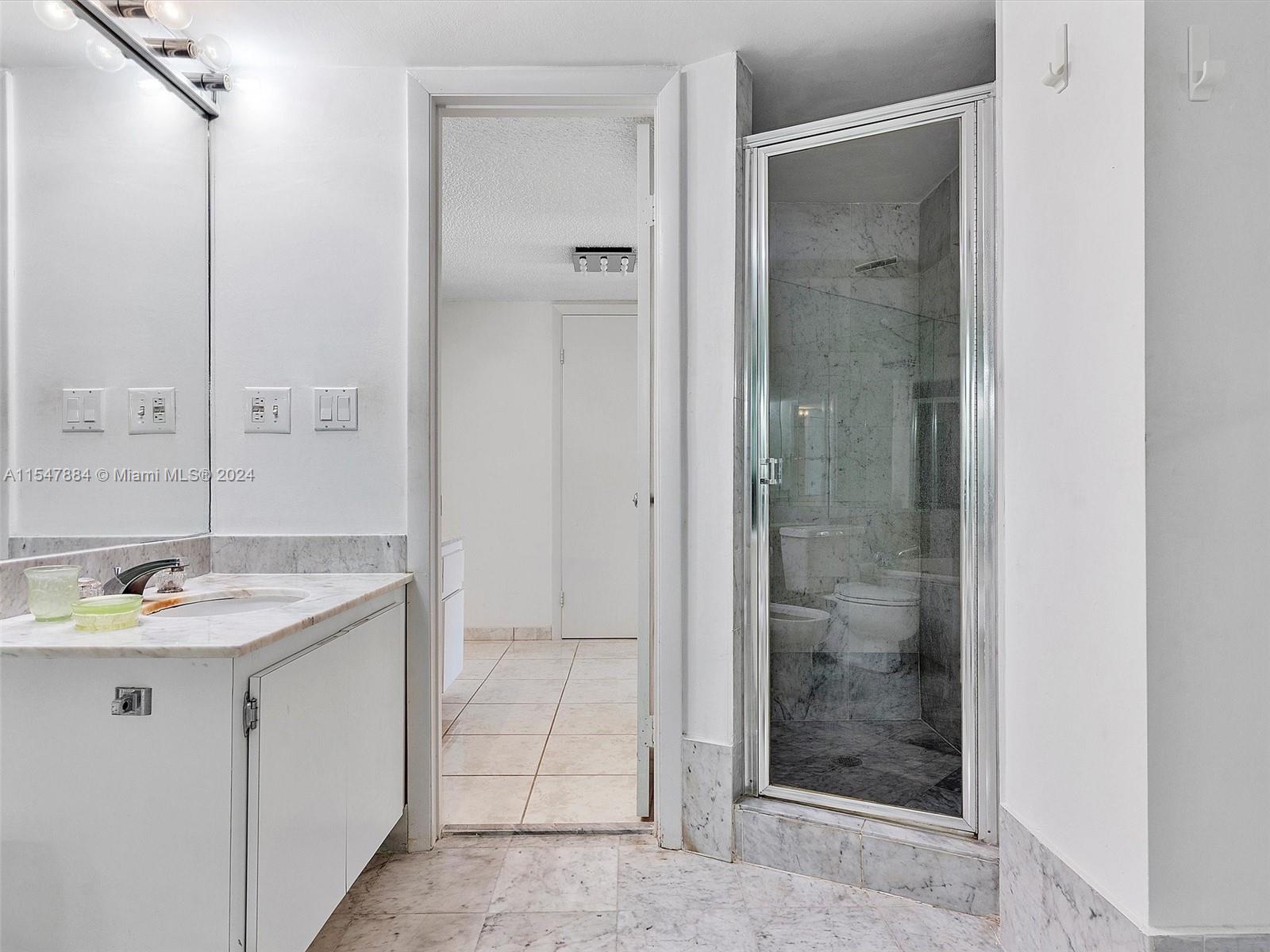5415 Collins Ave 403, Miami Beach, Florida 33140, 3 Bedrooms Bedrooms, ,3 BathroomsBathrooms,Residential,For Sale,5415 Collins Ave 403,A11547884