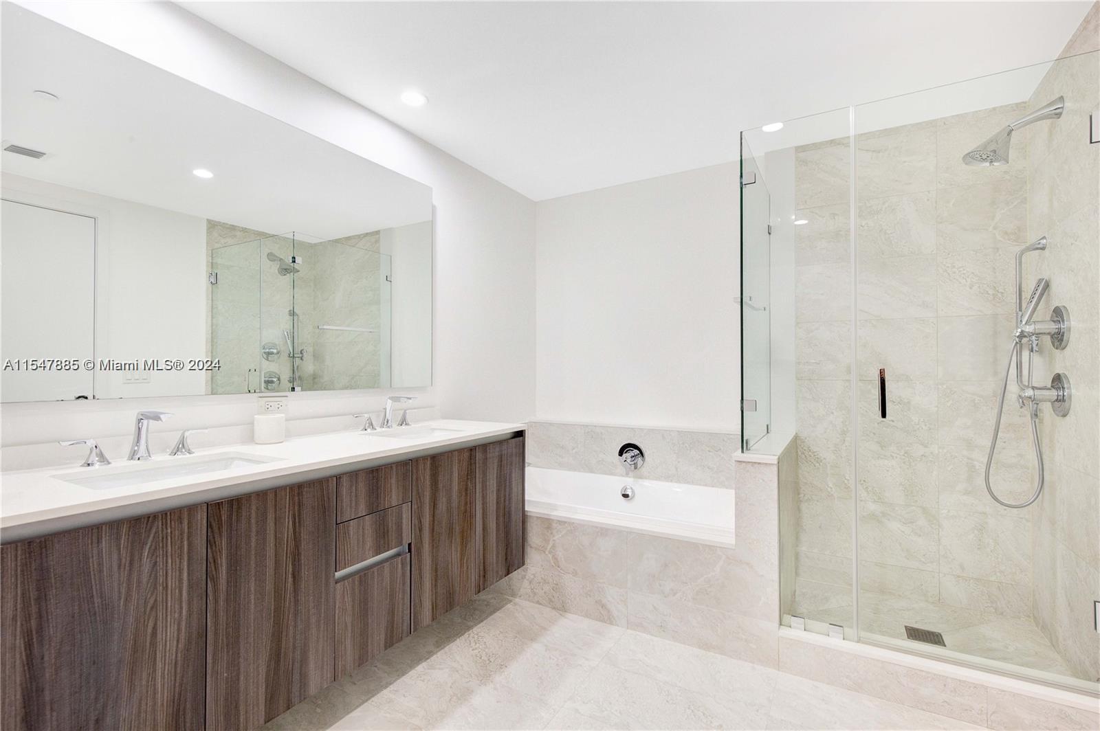 488 NE 18th St 5001, Miami, Florida 33132, 2 Bedrooms Bedrooms, ,2 BathroomsBathrooms,Residentiallease,For Rent,488 NE 18th St 5001,A11547885