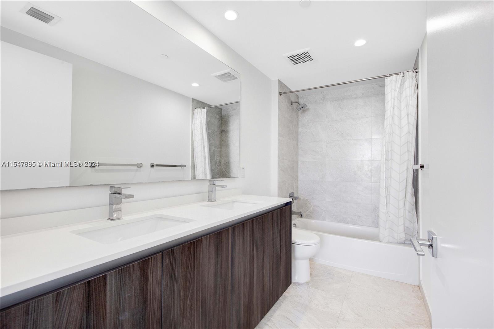 488 NE 18th St 5001, Miami, Florida 33132, 2 Bedrooms Bedrooms, ,2 BathroomsBathrooms,Residentiallease,For Rent,488 NE 18th St 5001,A11547885