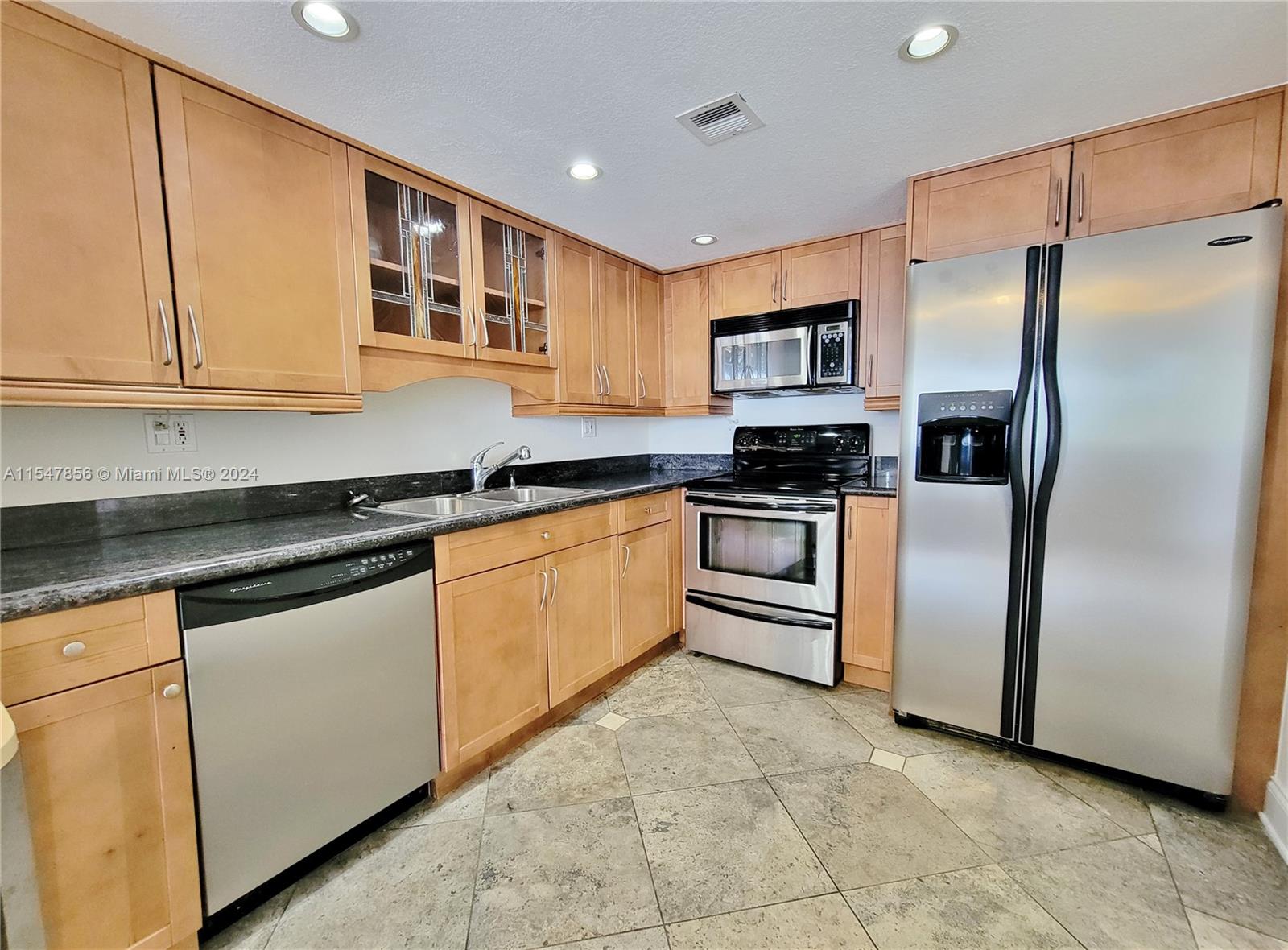 555 NE 15th St 33D, Miami, FL 33132, 1 Bedroom Bedrooms, ,1 BathroomBathrooms,Residential,For Sale,15th St,A11547856