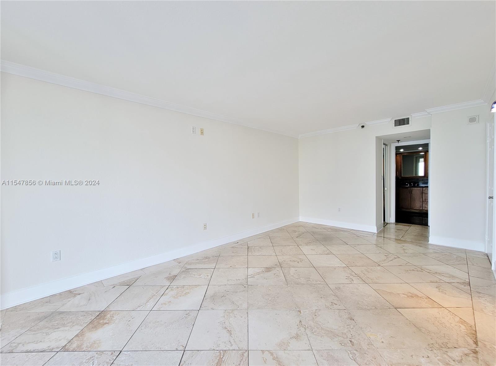 555 NE 15th St 33D, Miami, FL 33132, 1 Bedroom Bedrooms, ,1 BathroomBathrooms,Residential,For Sale,15th St,A11547856