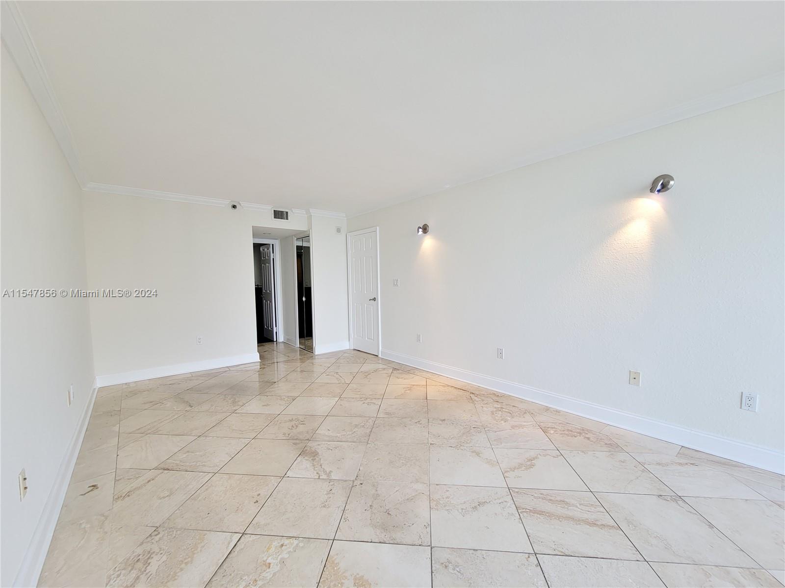 555 NE 15th St 33D, Miami, FL 33132, 1 Bedroom Bedrooms, ,1 BathroomBathrooms,Residential,For Sale,15th St,A11547856