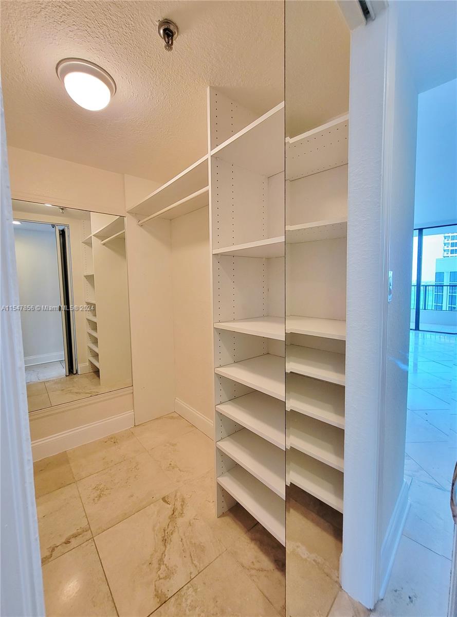 555 NE 15th St 33D, Miami, FL 33132, 1 Bedroom Bedrooms, ,1 BathroomBathrooms,Residential,For Sale,15th St,A11547856