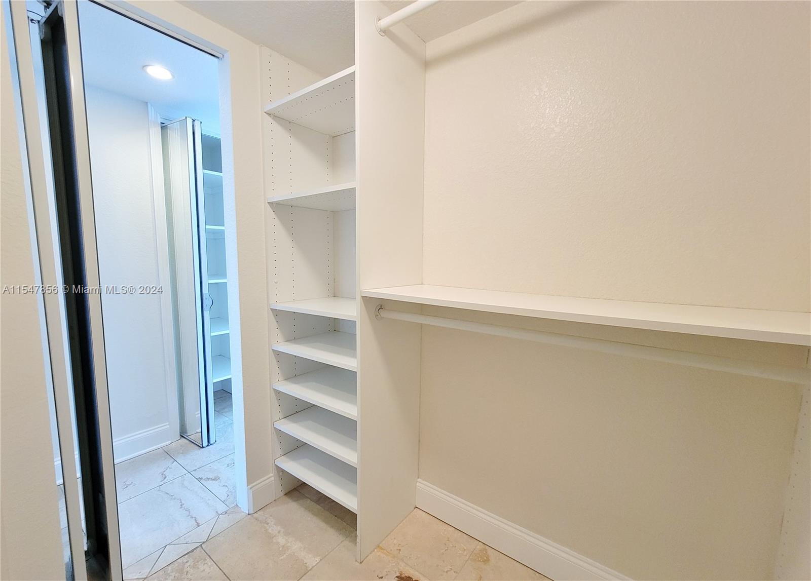 555 NE 15th St 33D, Miami, FL 33132, 1 Bedroom Bedrooms, ,1 BathroomBathrooms,Residential,For Sale,15th St,A11547856