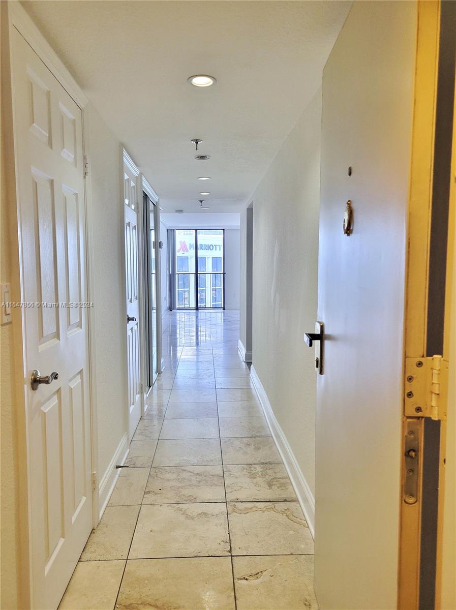 555 NE 15th St 33D, Miami, FL 33132, 1 Bedroom Bedrooms, ,1 BathroomBathrooms,Residential,For Sale,15th St,A11547856