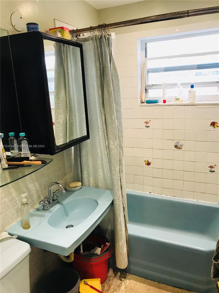 1575 128th St, North Miami, FL, 33161 United States, 2 Bedrooms Bedrooms, ,1 BathroomBathrooms,Residential,For Sale,128th St,A11547847