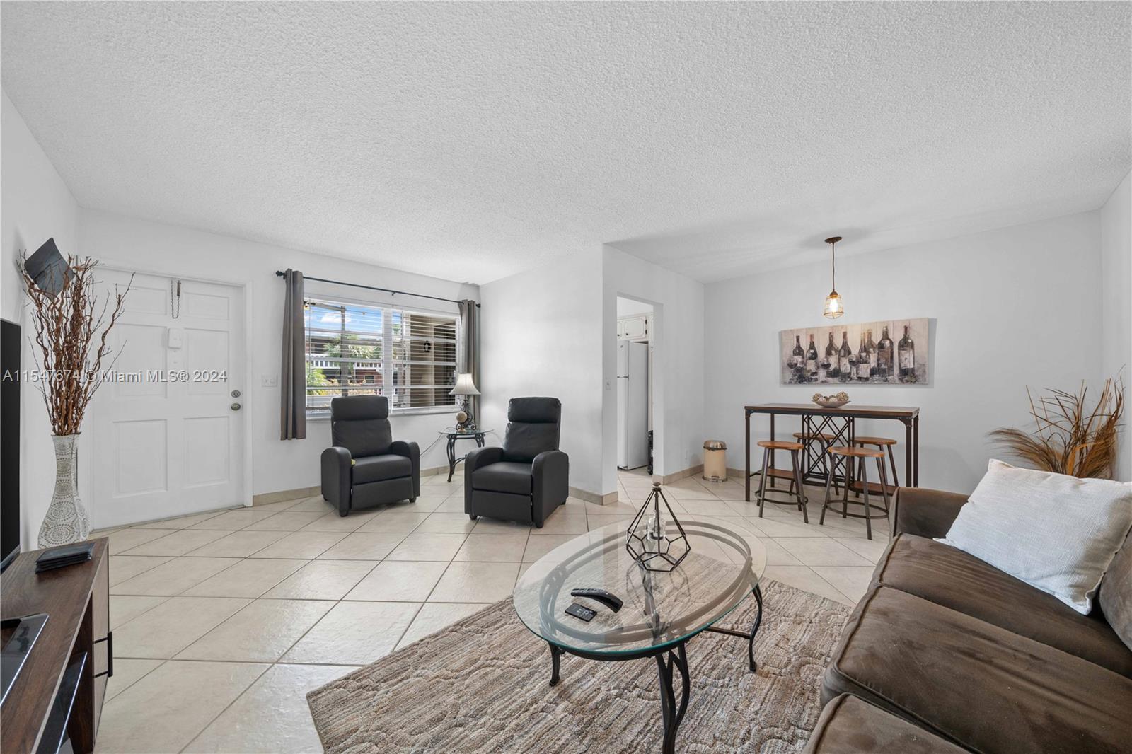 201 NE 14th Ave 5B, Hallandale Beach, Florida 33009, 1 Bedroom Bedrooms, ,1 BathroomBathrooms,Residentiallease,For Rent,201 NE 14th Ave 5B,A11547674