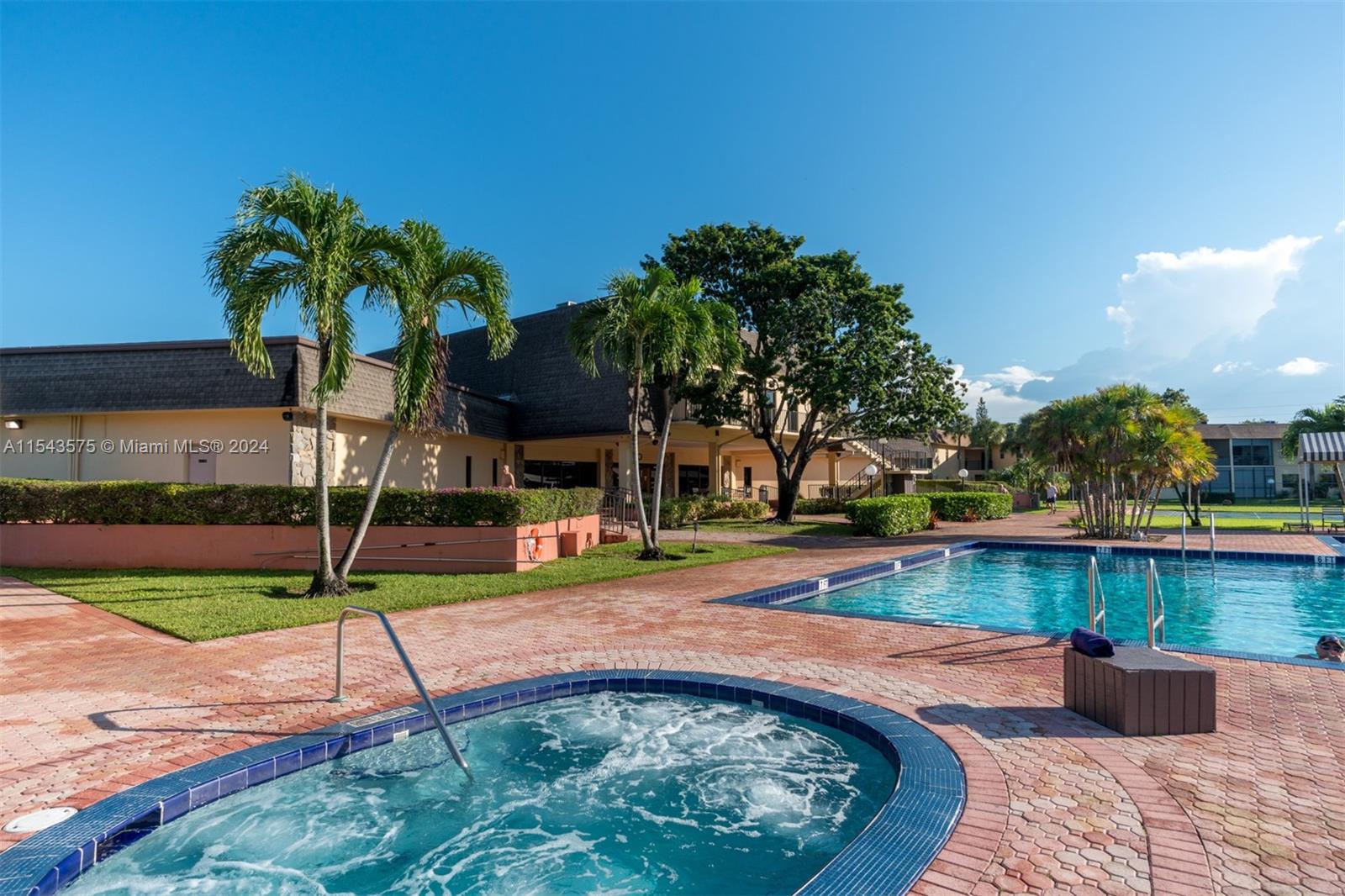 Jacuzzi at Clubhouse