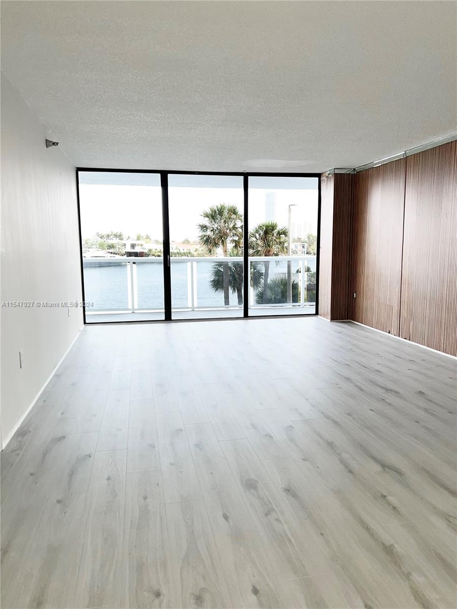 20515 E Country Club Dr 245, Aventura, Florida 33180, 2 Bedrooms Bedrooms, ,2 BathroomsBathrooms,Residential,For Sale,20515 E Country Club Dr 245,A11547927