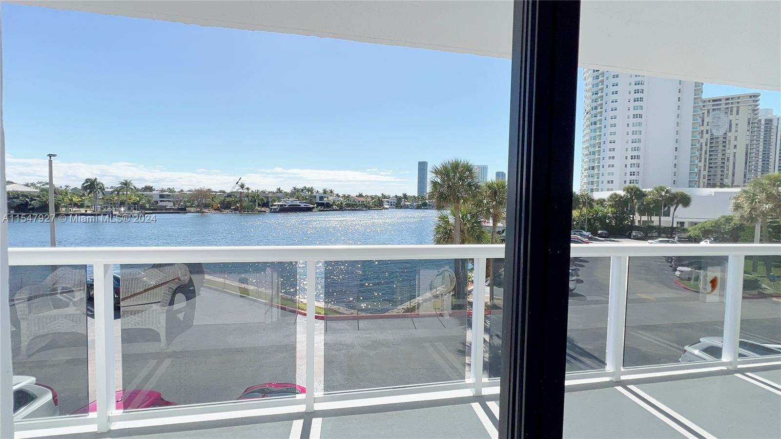 20515 E Country Club Dr 245, Aventura, Florida 33180, 2 Bedrooms Bedrooms, ,2 BathroomsBathrooms,Residential,For Sale,20515 E Country Club Dr 245,A11547927