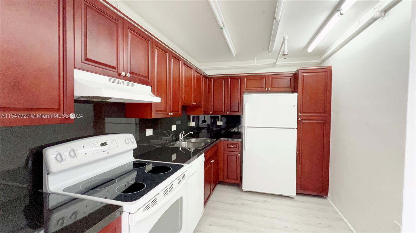 20515 E Country Club Dr 245, Aventura, Florida 33180, 2 Bedrooms Bedrooms, ,2 BathroomsBathrooms,Residential,For Sale,20515 E Country Club Dr 245,A11547927