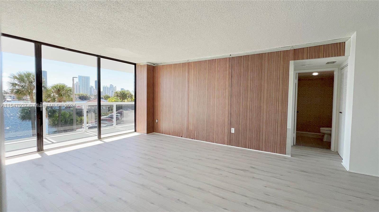 20515 E Country Club Dr 245, Aventura, Florida 33180, 2 Bedrooms Bedrooms, ,2 BathroomsBathrooms,Residential,For Sale,20515 E Country Club Dr 245,A11547927