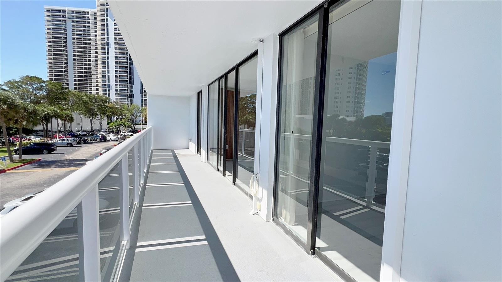 20515 E Country Club Dr 245, Aventura, Florida 33180, 2 Bedrooms Bedrooms, ,2 BathroomsBathrooms,Residential,For Sale,20515 E Country Club Dr 245,A11547927