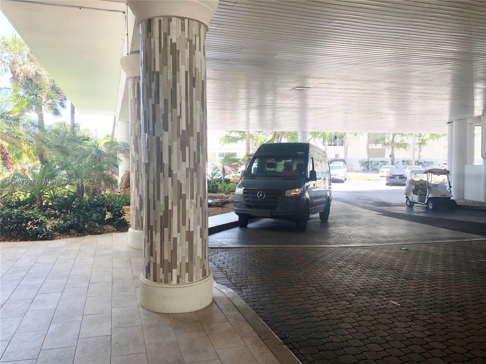 20515 E Country Club Dr 245, Aventura, Florida 33180, 2 Bedrooms Bedrooms, ,2 BathroomsBathrooms,Residential,For Sale,20515 E Country Club Dr 245,A11547927