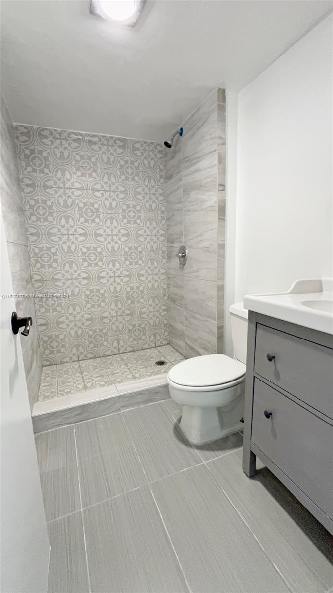 20515 E Country Club Dr 245, Aventura, Florida 33180, 2 Bedrooms Bedrooms, ,2 BathroomsBathrooms,Residential,For Sale,20515 E Country Club Dr 245,A11547927