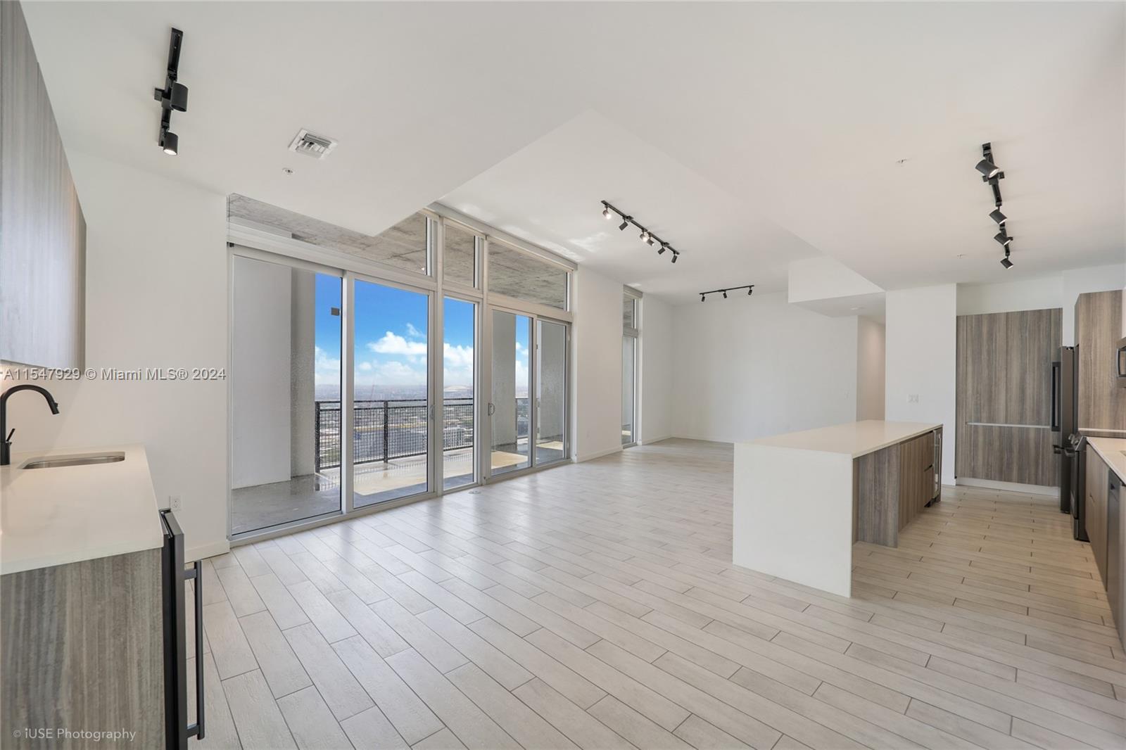 2901 NE 1 AVENUE PH, Miami, Florida 33137, 3 Bedrooms Bedrooms, ,3 BathroomsBathrooms,Residentiallease,For Rent,2901 NE 1 AVENUE PH,A11547929