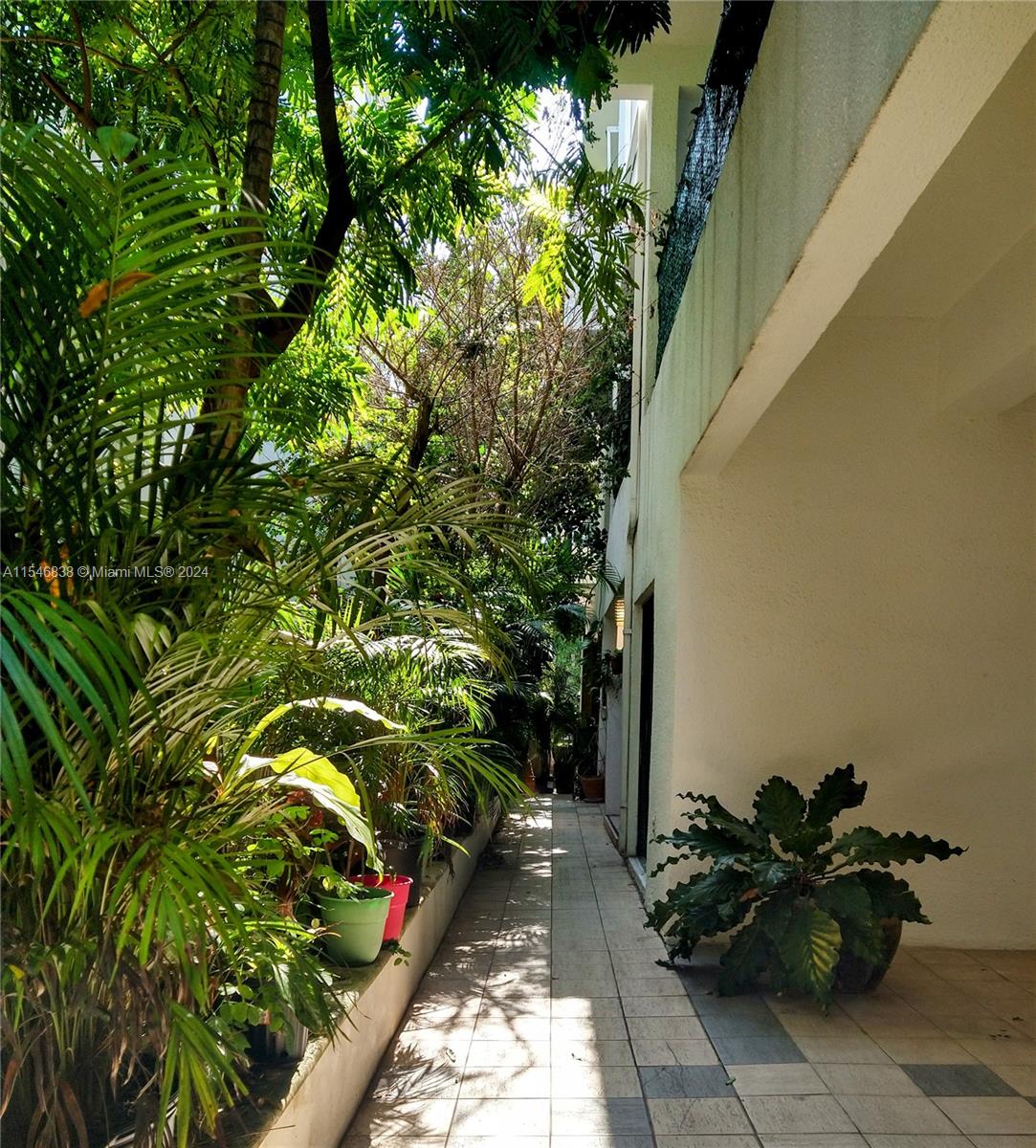 Building Ground Entry