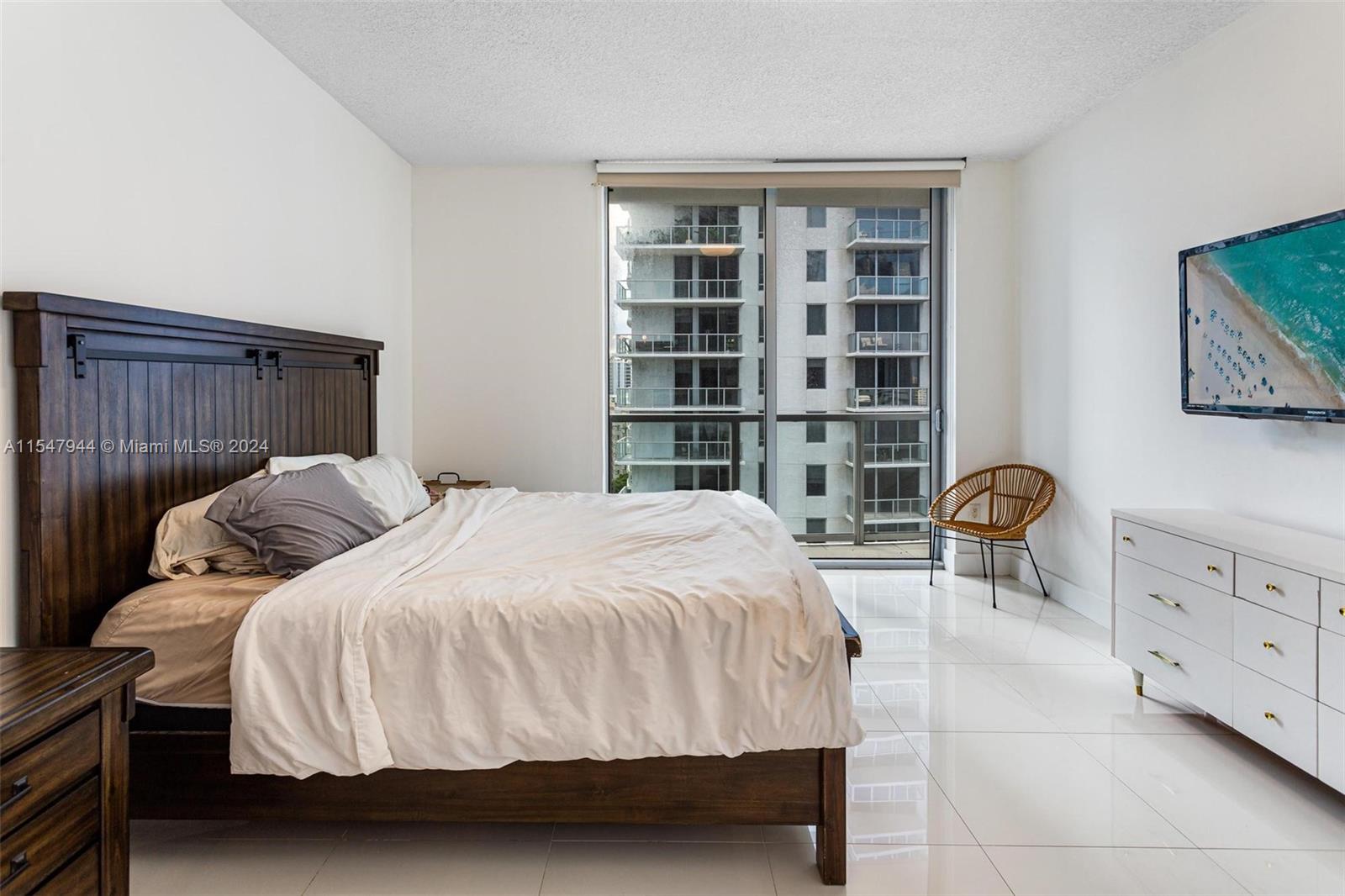 1060 Brickell Ave, Miami, FL, 33131 United States, 2 Bedrooms Bedrooms, ,2 BathroomsBathrooms,Residential,For Sale,Brickell Ave,A11547944