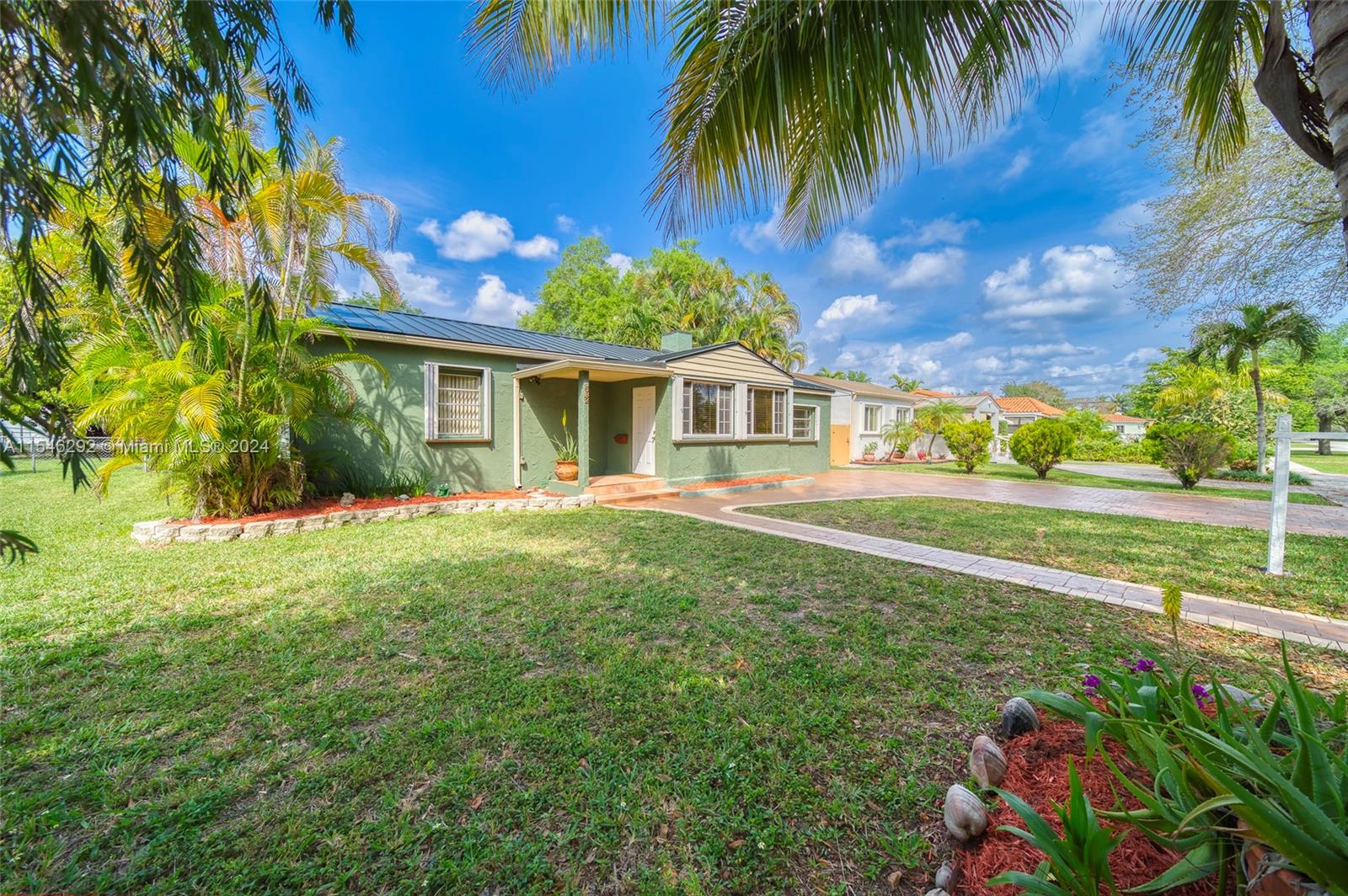 632 South Dr, Miami Springs, Florida 33166, 4 Bedrooms Bedrooms, ,2 BathroomsBathrooms,Residential,For Sale,632 South Dr,A11546292