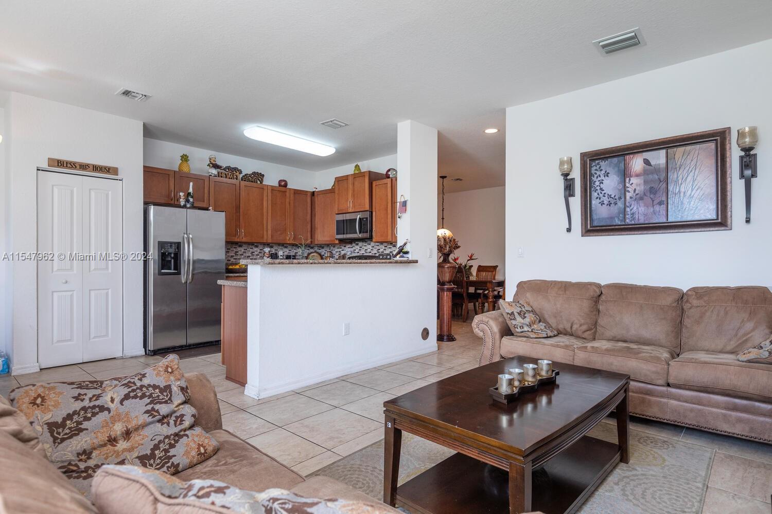 629 NE 33 Ter, Homestead, Florida 33033, 3 Bedrooms Bedrooms, ,2 BathroomsBathrooms,Residential,For Sale,629 NE 33 Ter,A11547962