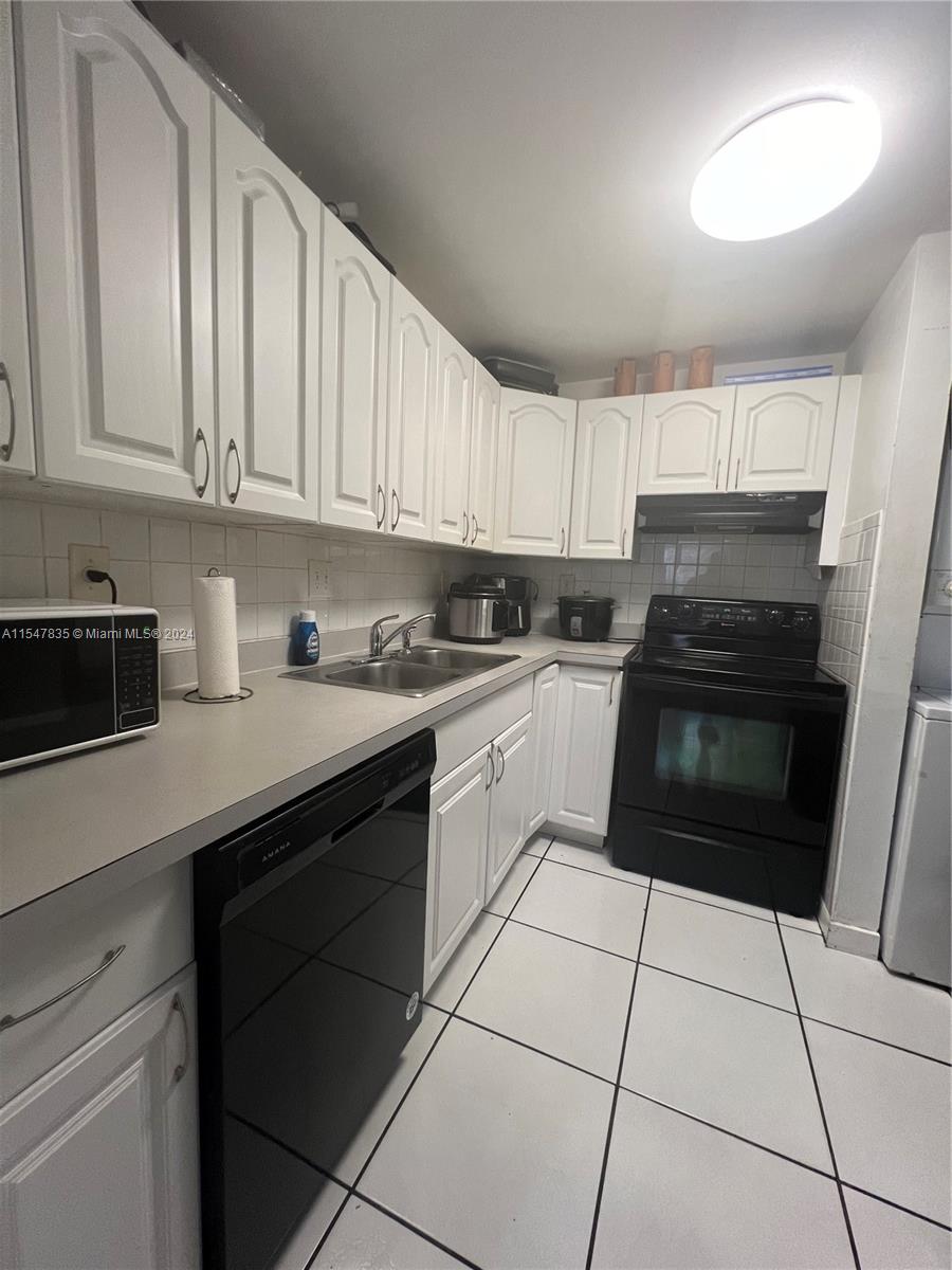 6851 129th Ave, Miami, FL, 33183 United States, 2 Bedrooms Bedrooms, ,2 BathroomsBathrooms,Residential,For Sale,129th Ave,A11547835