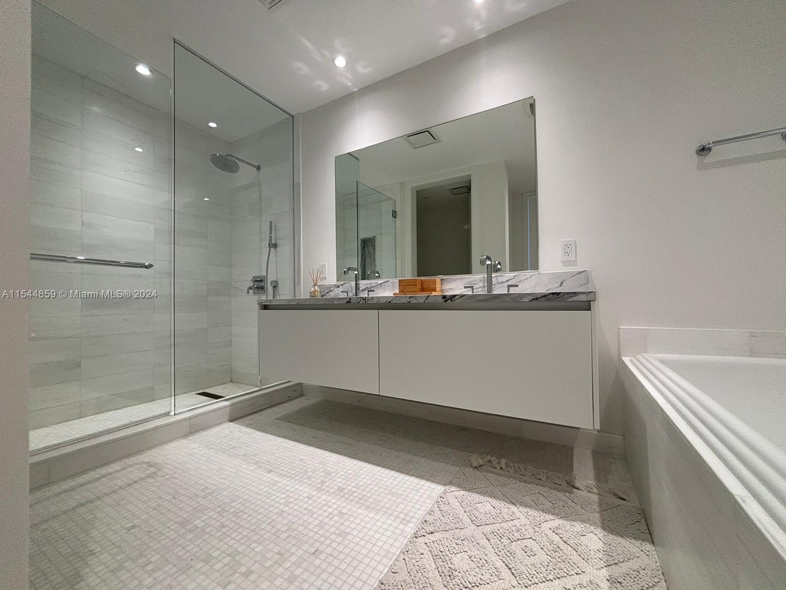 700 NE 26th Ter 801, Miami, Florida 33137, 3 Bedrooms Bedrooms, ,4 BathroomsBathrooms,Residentiallease,For Rent,700 NE 26th Ter 801,A11544859