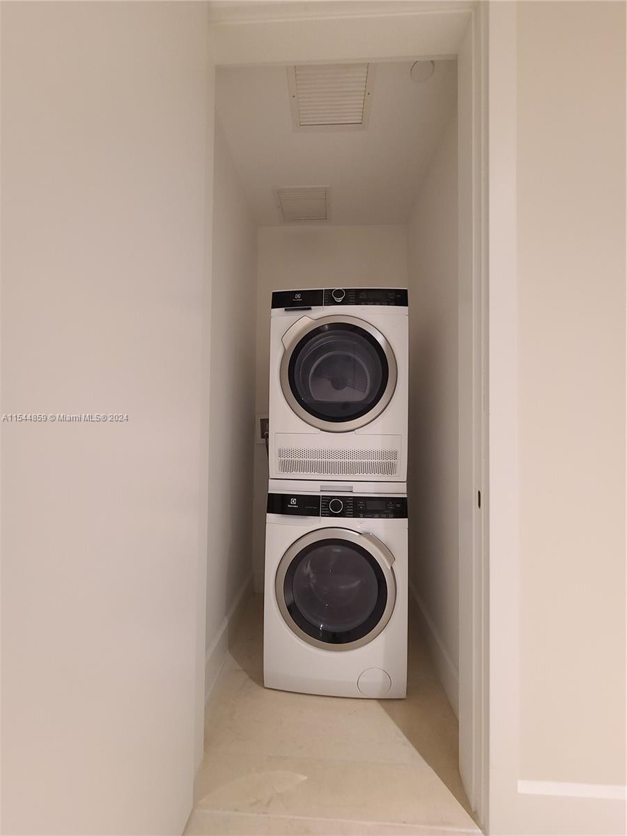 Washer / Dryer