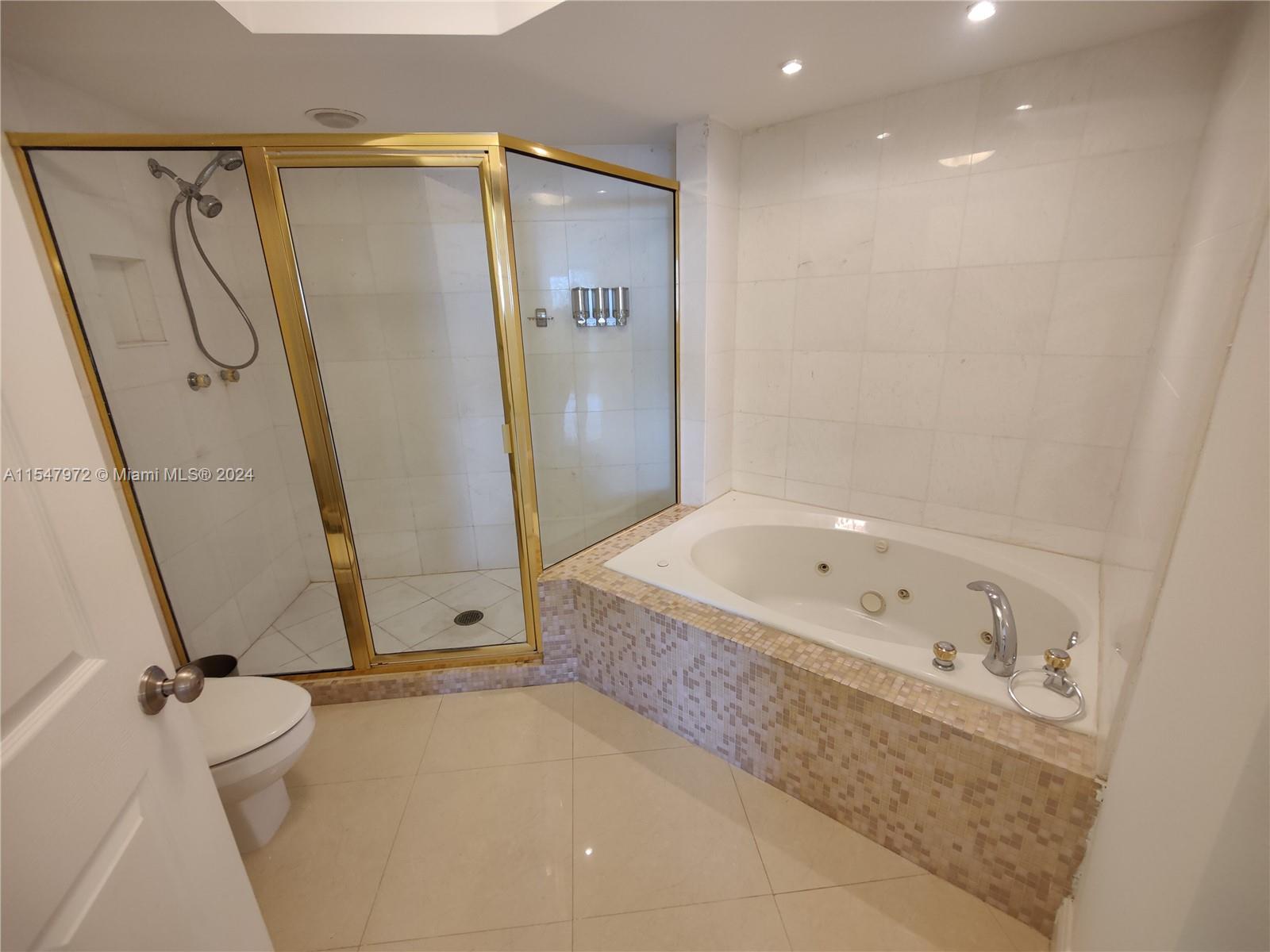 6301 Collins Ave 1407, Miami Beach, Florida 33141, 2 Bedrooms Bedrooms, ,2 BathroomsBathrooms,Residential,For Sale,6301 Collins Ave 1407,A11547972