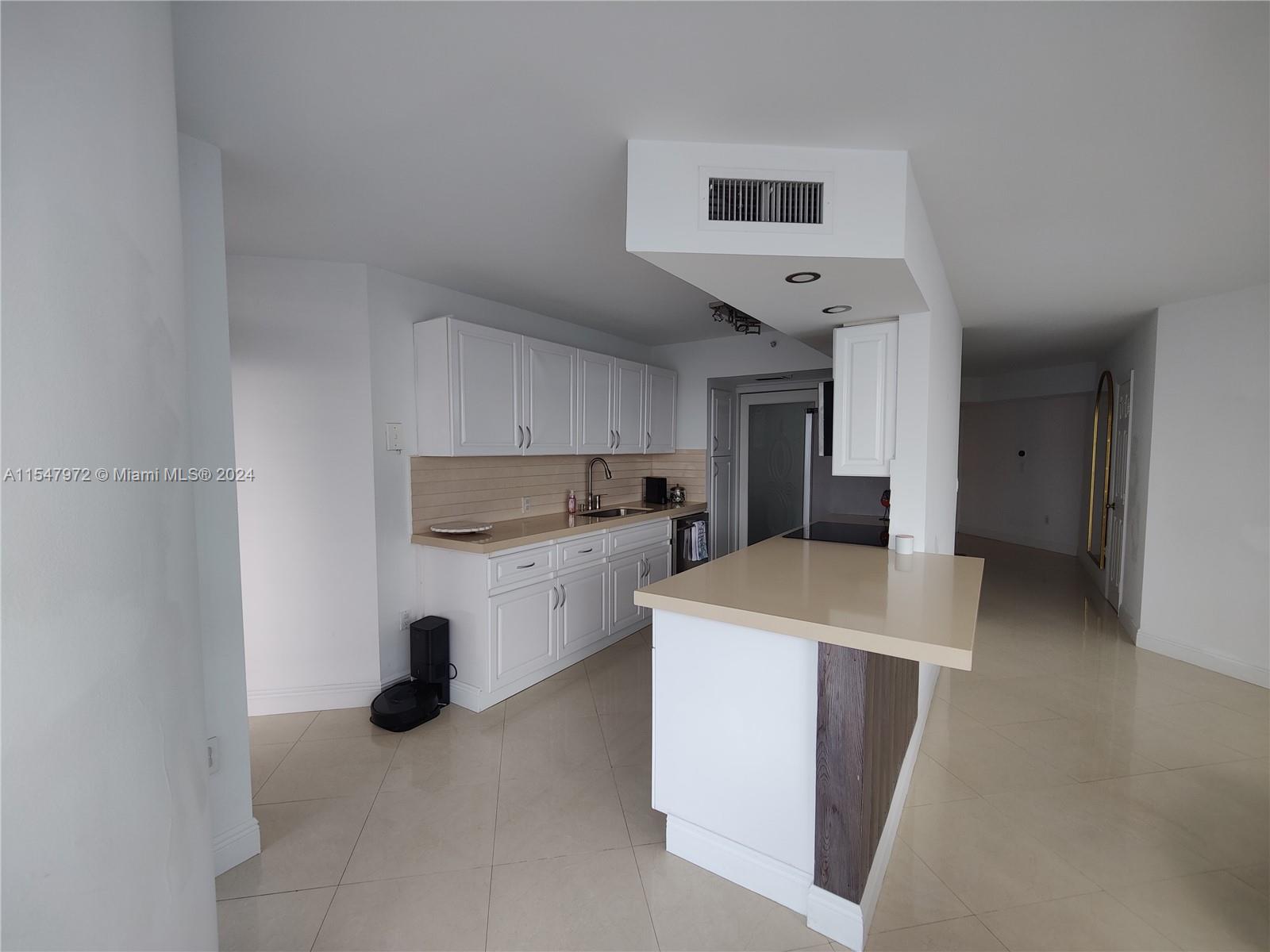 6301 Collins Ave 1407, Miami Beach, Florida 33141, 2 Bedrooms Bedrooms, ,2 BathroomsBathrooms,Residential,For Sale,6301 Collins Ave 1407,A11547972