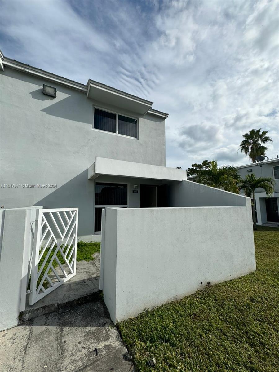 483 19th St, Miami, FL, 33136 United States, 2 Bedrooms Bedrooms, ,1 BathroomBathrooms,Residential,For Sale,19th St,A11547971