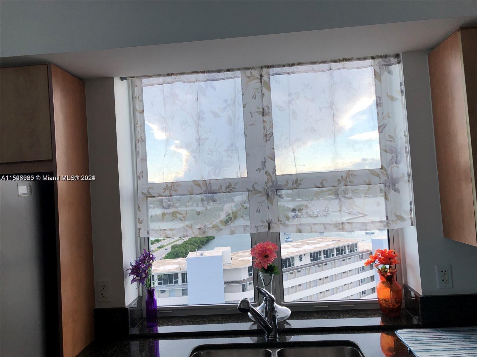 7900 Harbor Island Dr PH26, North Bay Village, Florida 33141, 2 Bedrooms Bedrooms, ,2 BathroomsBathrooms,Residentiallease,For Rent,7900 Harbor Island Dr PH26,A11547980