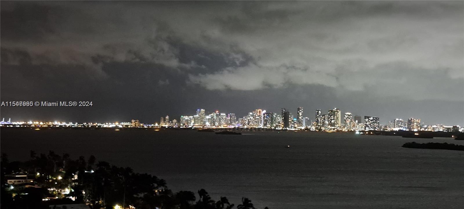 7900 Harbor Island Dr PH26, North Bay Village, Florida 33141, 2 Bedrooms Bedrooms, ,2 BathroomsBathrooms,Residentiallease,For Rent,7900 Harbor Island Dr PH26,A11547980