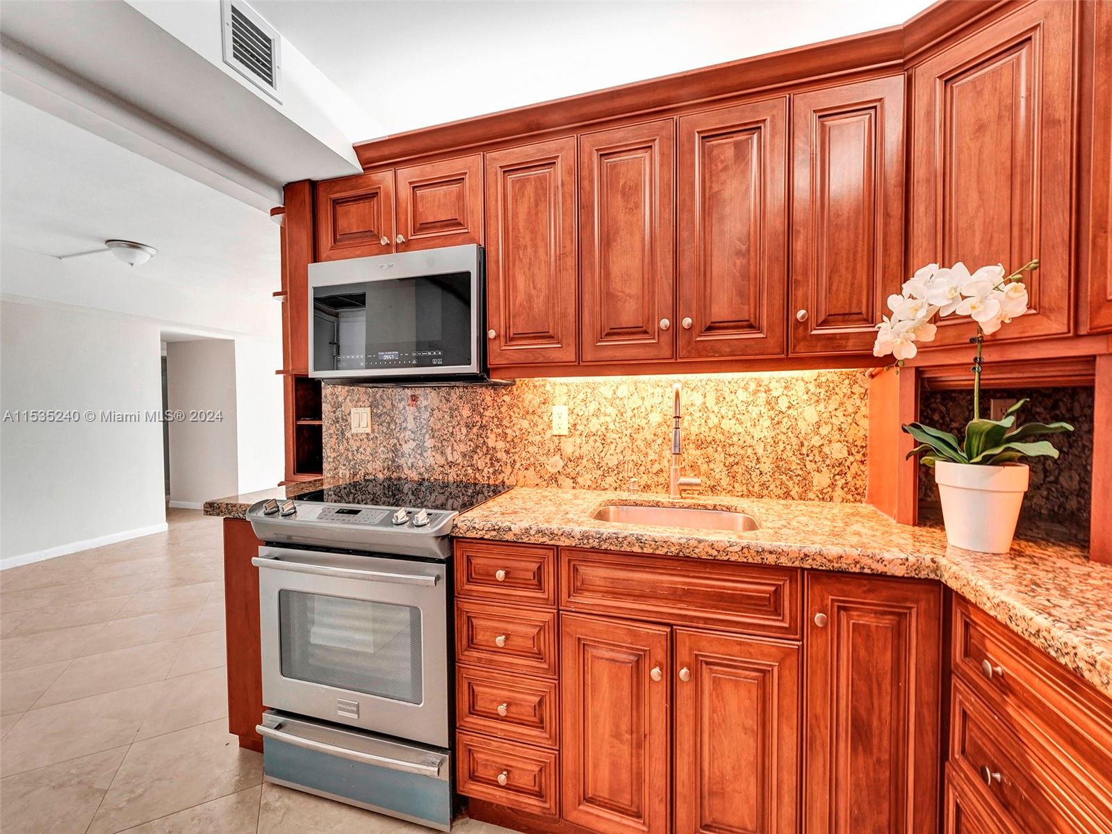 3731 N Country Club Dr 1722, Aventura, Florida 33180, 2 Bedrooms Bedrooms, ,2 BathroomsBathrooms,Residential,For Sale,3731 N Country Club Dr 1722,A11535240