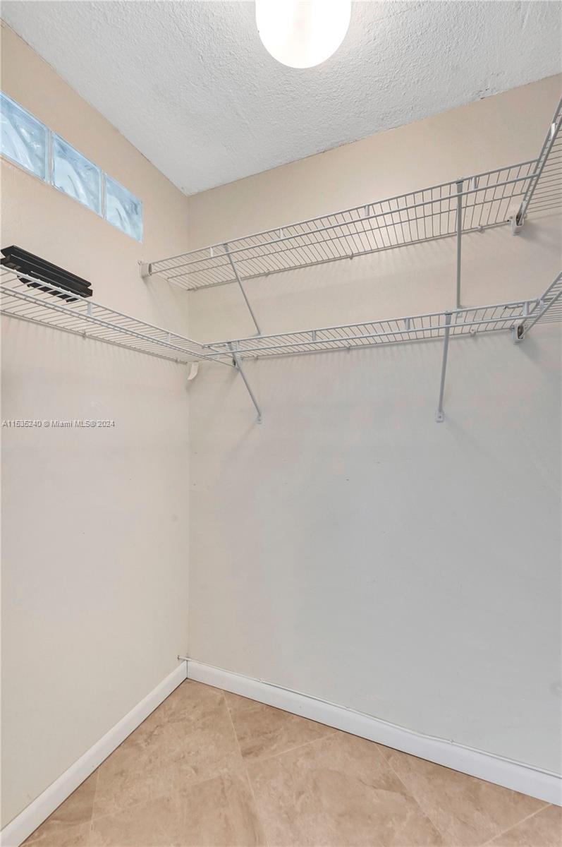 3731 N Country Club Dr 1722, Aventura, Florida 33180, 2 Bedrooms Bedrooms, ,2 BathroomsBathrooms,Residential,For Sale,3731 N Country Club Dr 1722,A11535240