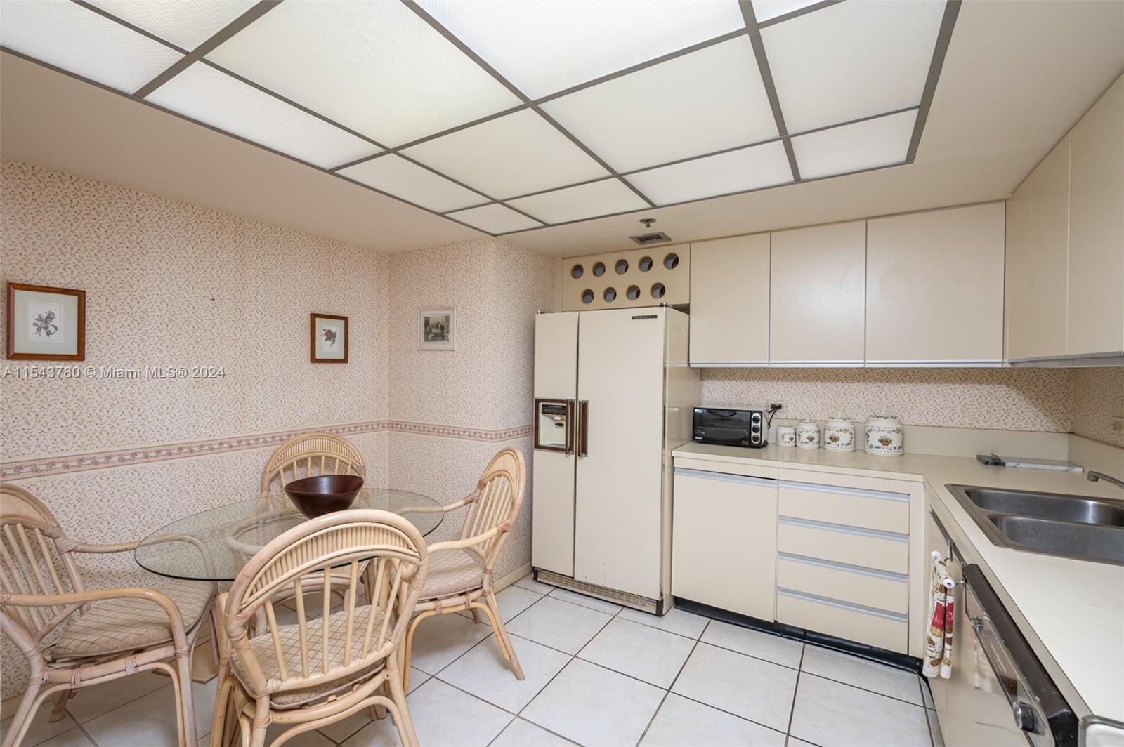 1201 S Ocean Dr 1807S, Hollywood, Florida 33019, 2 Bedrooms Bedrooms, ,2 BathroomsBathrooms,Residential,For Sale,1201 S Ocean Dr 1807S,A11543780