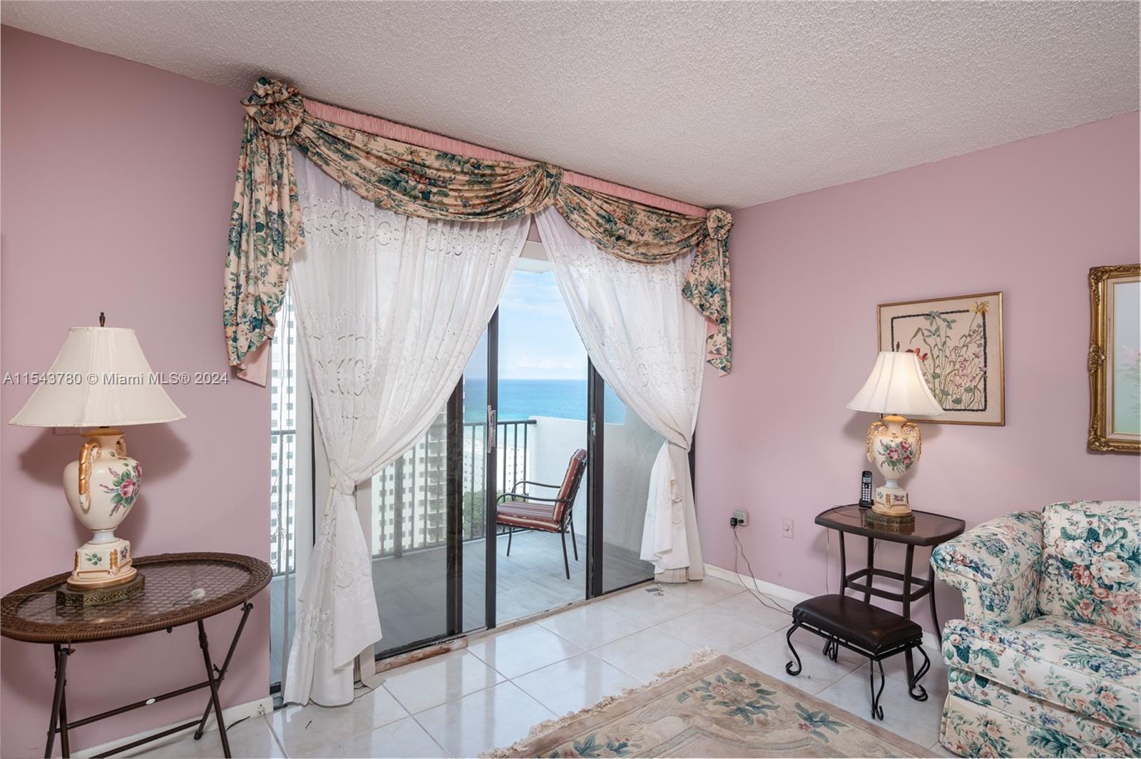 1201 S Ocean Dr 1807S, Hollywood, FL 33019, 2 Bedrooms Bedrooms, ,2 BathroomsBathrooms,Residential,For Sale,Ocean Dr,A11543780