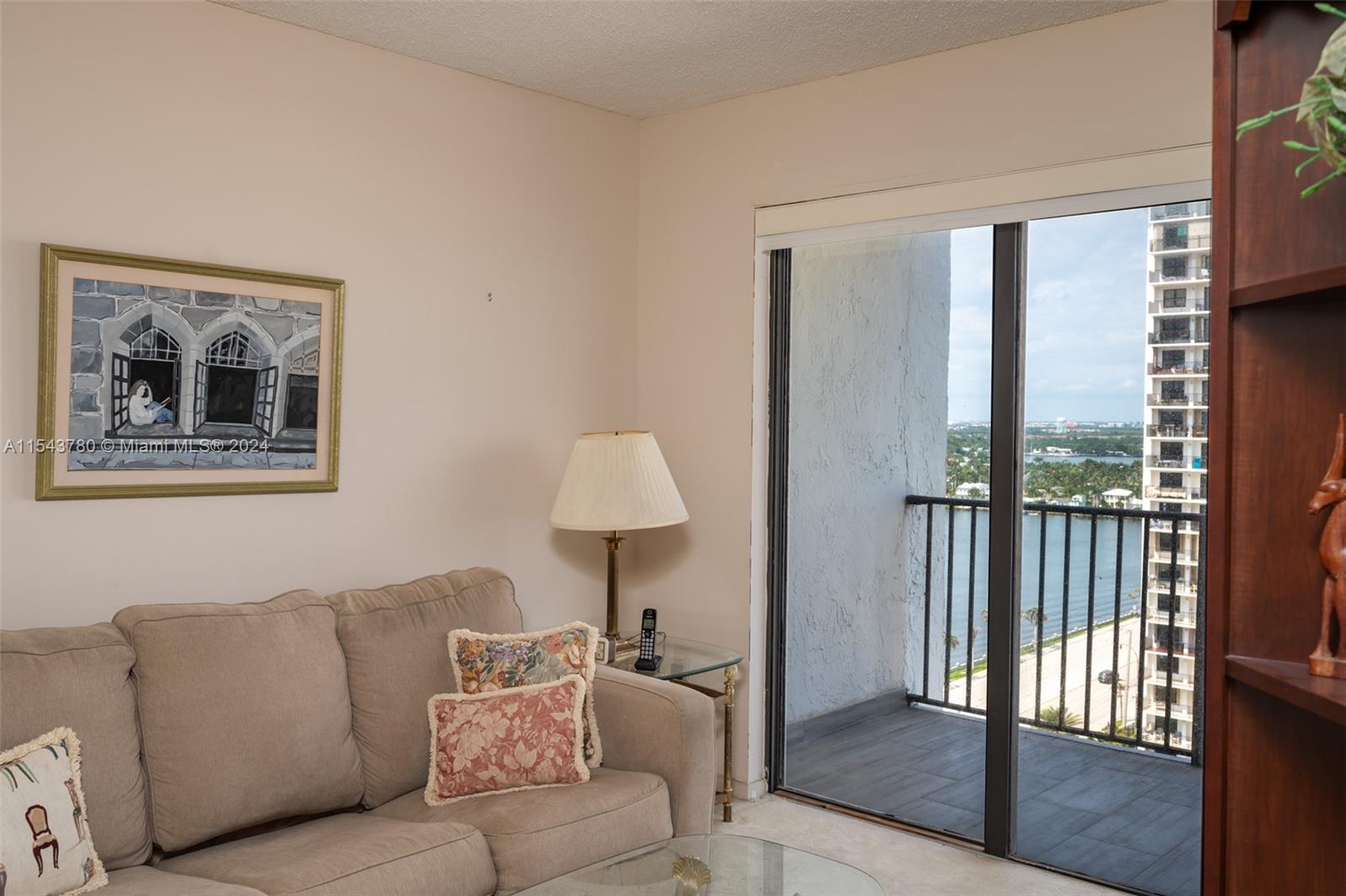 1201 S Ocean Dr 1807S, Hollywood, FL 33019, 2 Bedrooms Bedrooms, ,2 BathroomsBathrooms,Residential,For Sale,Ocean Dr,A11543780