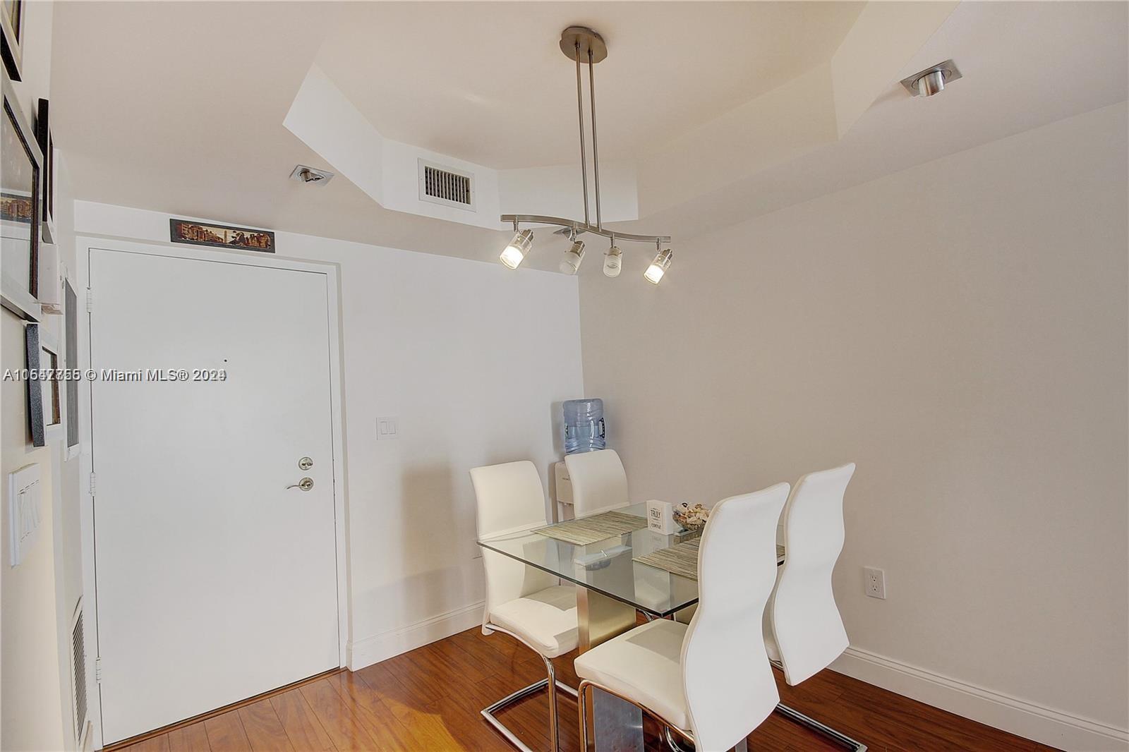 800 West Ave 409, Miami Beach, Florida 33139, ,1 BathroomBathrooms,Residentiallease,For Rent,800 West Ave 409,A11547755