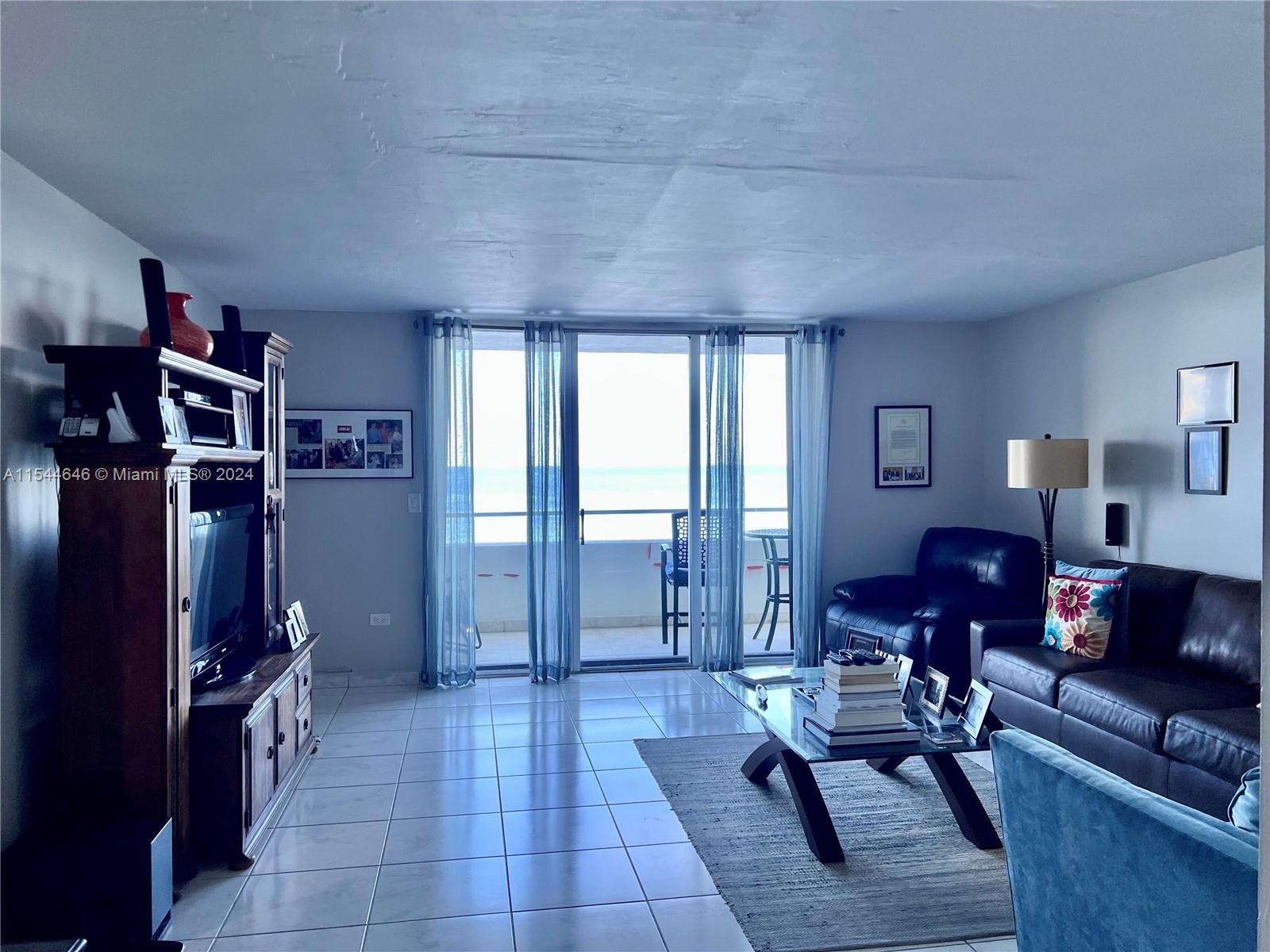 5555 Collins Ave, Miami Beach, FL, 33140 United States, 1 Bedroom Bedrooms, ,1 BathroomBathrooms,Residential,For Sale,Collins Ave,A11544646