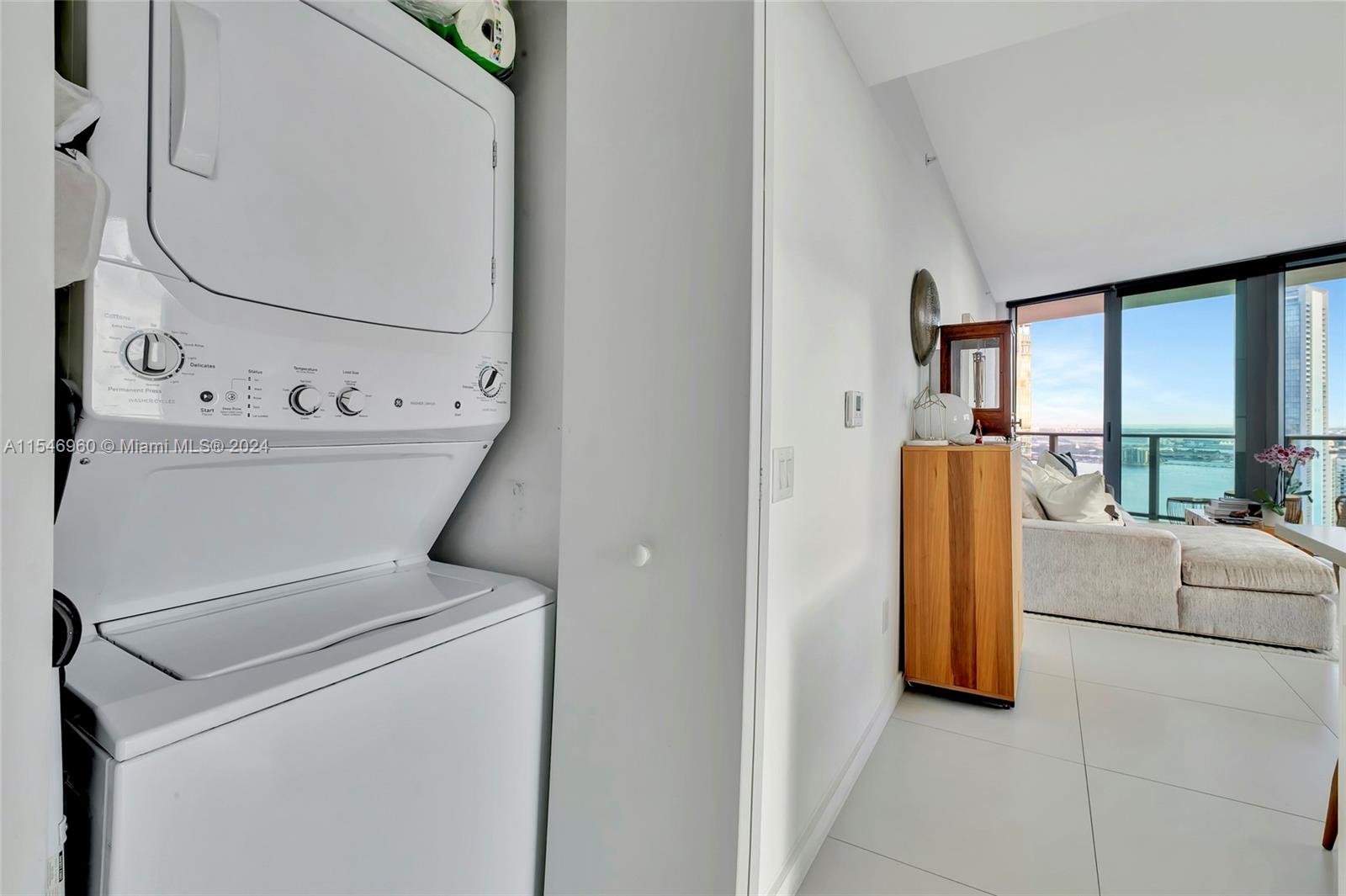 501 NE 31st St 3708, Miami, Florida 33137, 2 Bedrooms Bedrooms, ,2 BathroomsBathrooms,Residentiallease,For Rent,501 NE 31st St 3708,A11546960