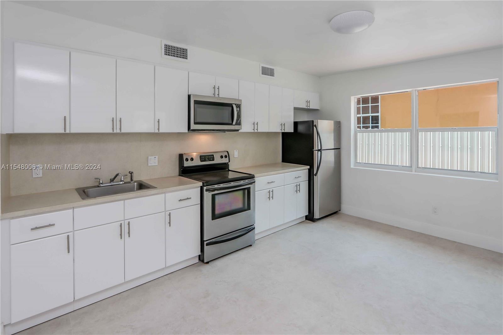 2941 SW 36th Ave #Rear For Sale A11548006, FL