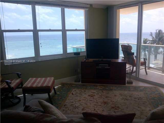 2501 S OCEAN DR 411, Hollywood, Florida 33019, 2 Bedrooms Bedrooms, ,2 BathroomsBathrooms,Residentiallease,For Rent,2501 S OCEAN DR 411,A11544708