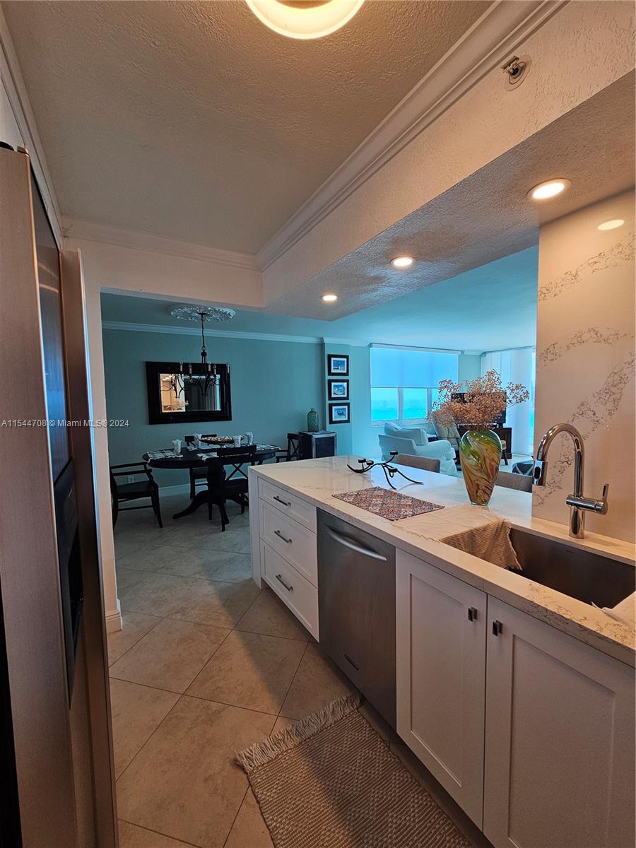 2501 S OCEAN DR 411, Hollywood, Florida 33019, 2 Bedrooms Bedrooms, ,2 BathroomsBathrooms,Residentiallease,For Rent,2501 S OCEAN DR 411,A11544708