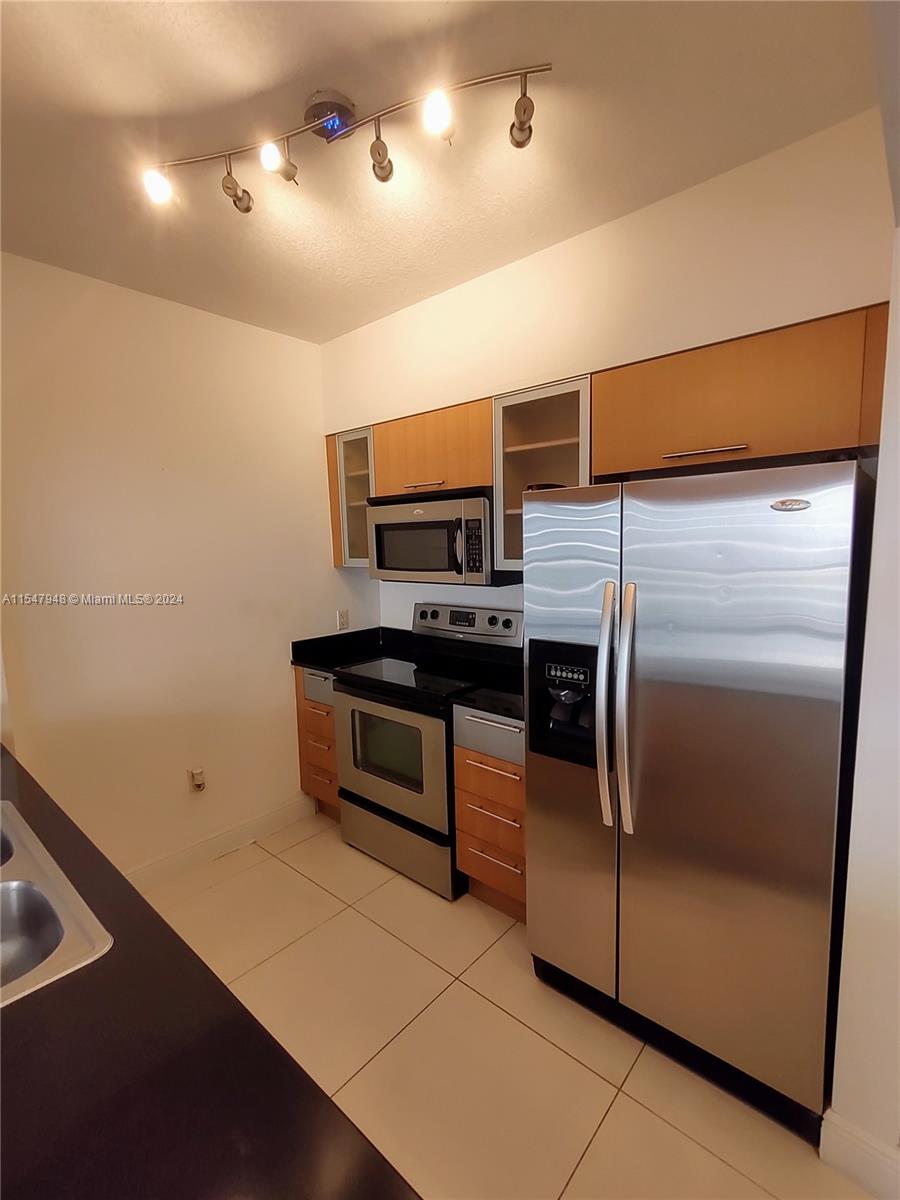 1750 Bayshore Dr, Miami, FL, 33132 United States, 1 Bedroom Bedrooms, ,1 BathroomBathrooms,Residential,For Sale,Bayshore Dr,A11547948